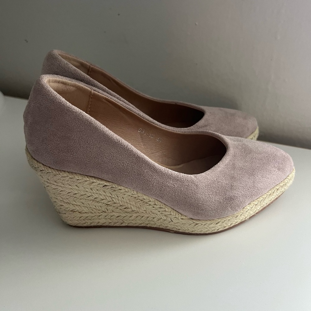 Elegant Suede Wedge Espadrilles